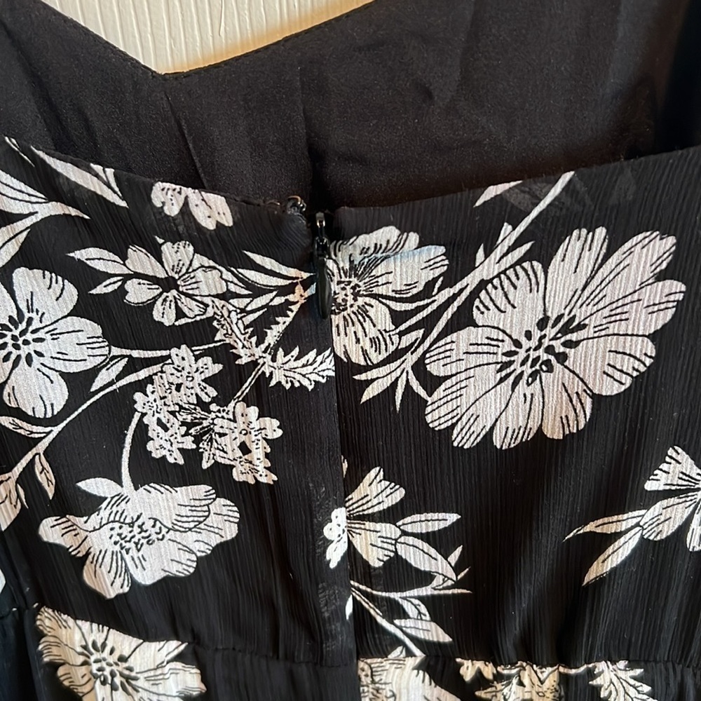 Women's Black J.crew Mercantile Tiered Maxi Dress size 6. - Picture 5 of 7